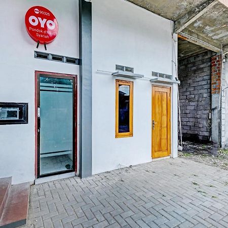 Oyo 90325 Pondok Dnayu Syariah Jarakan Exterior foto